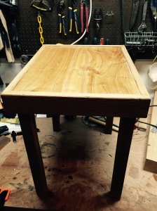 Table ready for saw blades and exopy